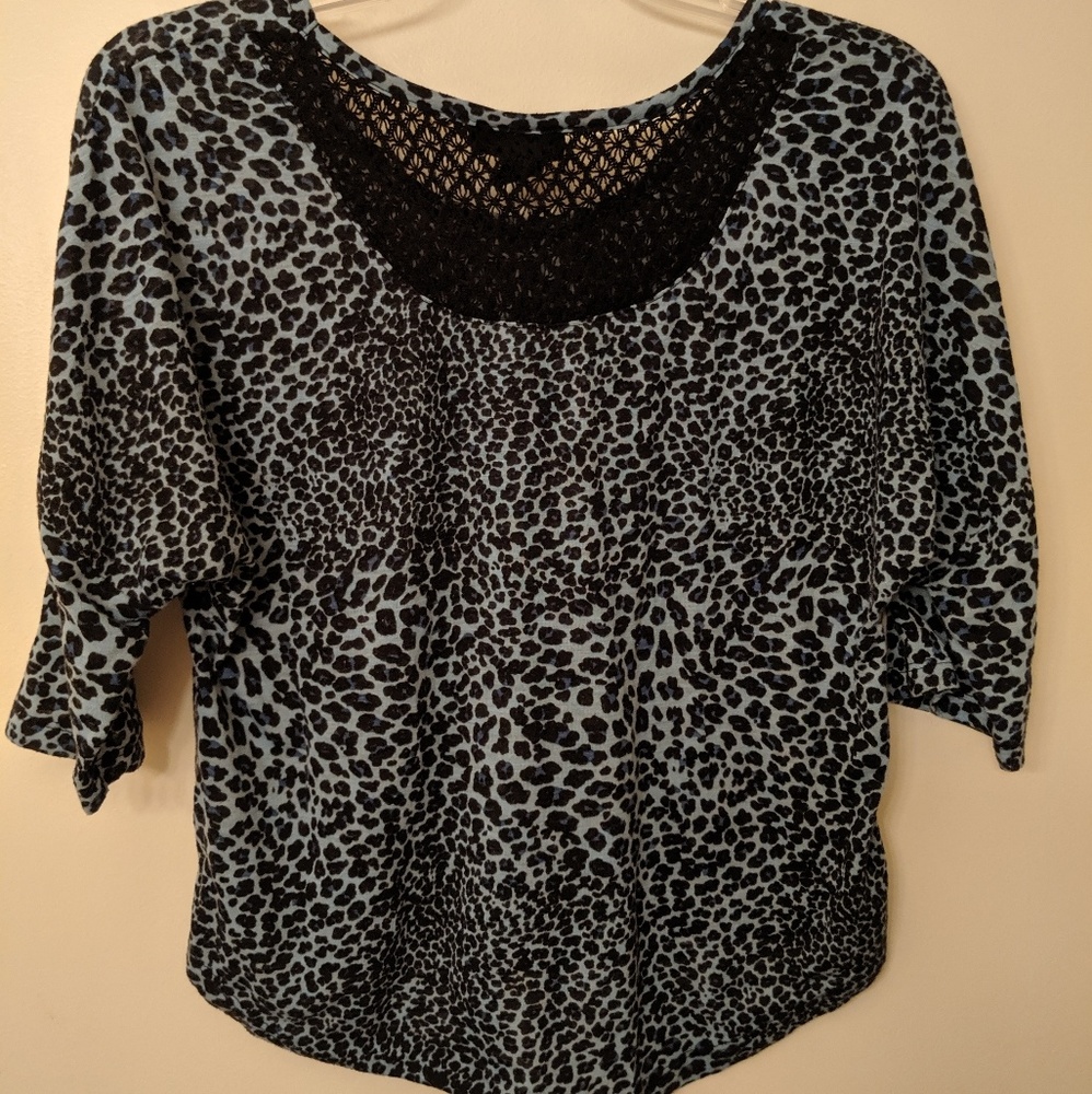 Baby blue leopard print top